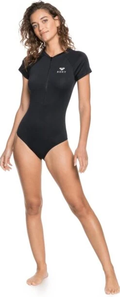 Roxy - UV Badpak Voor Dames - Essentials Met Korte Rits - Korte Mouw - True Black - Maat S (36) 7 Roxy - UV Badpak Voor Dames - Essentials Met Korte Rits - Korte Mouw - True Black - Maat S (36) -Sloggi Bikini Winkle 484x1200