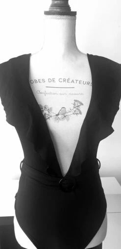 C&A Dames Badpak- Zwart V Hals Badpak Met Volants Voor En Achter, Verkoop Door Rashay All Size Mode.