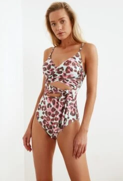 Trendyol Vrouwen Hipster Enkele Verpakking Badpak -Sloggi Bikini Winkle 818x1200 1