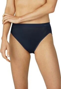 Mey Dames Jazz Pants Emotion 59201 3 Schwarz 44 23 Mey Dames Jazz Pants Emotion 59201 3 Schwarz 44 -Sloggi Bikini Winkle 827x1200 2