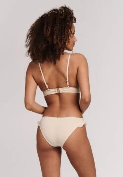 Shiwi BOBBY Bikini Set SICILY GLITTER - White - 38 11 Shiwi BOBBY Bikini Set SICILY GLITTER - White - 38 -Sloggi Bikini Winkle 831x1200 14