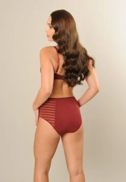 SAPPH - Iconic High Slip Bordeaux - Maat XL - Rood - Dames 14 SAPPH - Iconic High Slip Bordeaux - Maat XL - Rood - Dames -Sloggi Bikini Winkle 831x1200 157