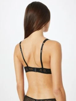 Voorgevormde Bh Esprit The Classic Fit Zwart -Sloggi Bikini Winkle 900x1200 259